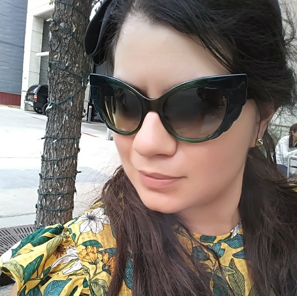 Meet your Posher, Natalia - Picture 2 of 2